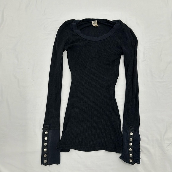 Free People Tops - Free People Damsel Distressed Snap Cuff Thermal